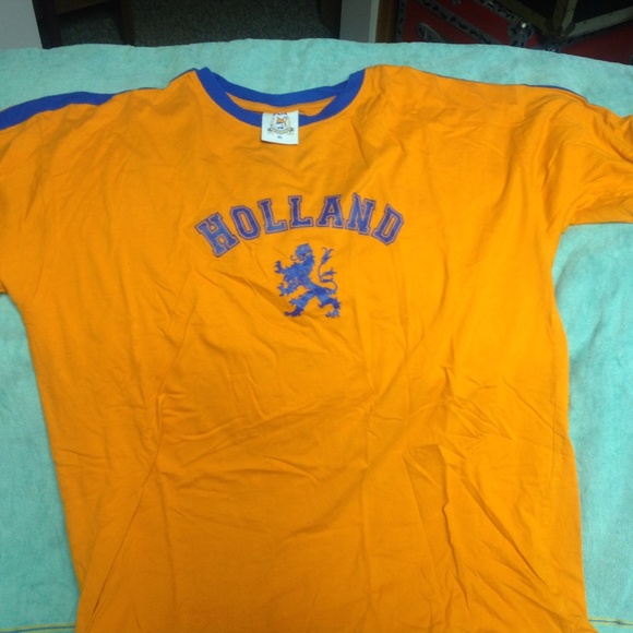 Holland soccer tshirts - Picture 1 of 4